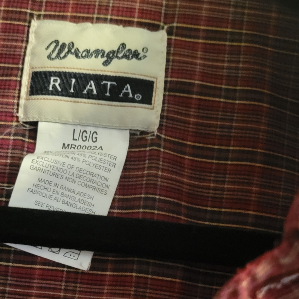 Red Wrangler button down - Picture 3 of 3